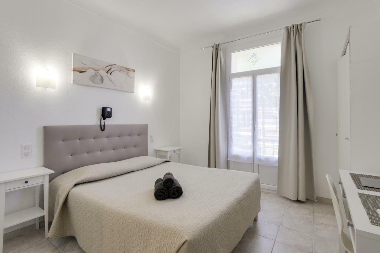 Hotel Au Tropico Juan-les-Pins Eksteriør billede